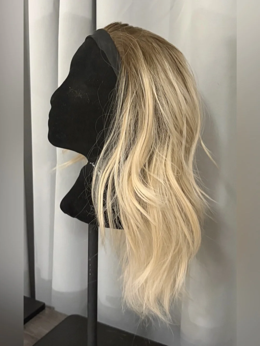 CHELSEY SMITH CROWN Headband Wig Light Blonde Med Length Layered